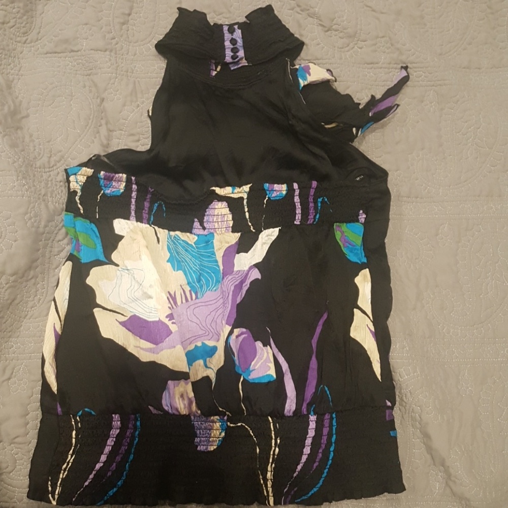 Top - Picture 2 of 2